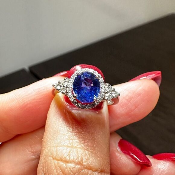 STUNNING 2.23ct sapphire with .28ctw diamonds, set in 18k white gold ring!! - Picture 15 of 17
